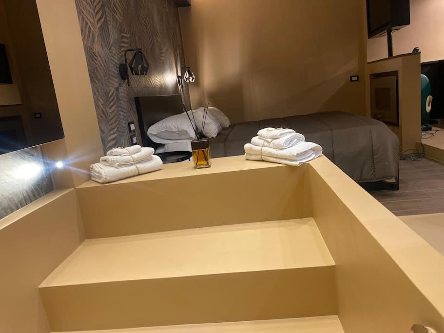 Montesantogroup Suite House Nel Centro Di Napoli Экстерьер фото
